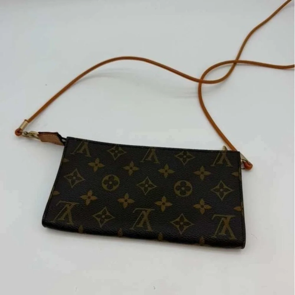 Louis Vuitton Monogram Pochette Crossbody Bag Authentic LV Wristlet Vintage‎